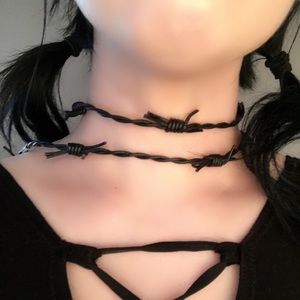 5 for $25 🥀barbed wire necklace